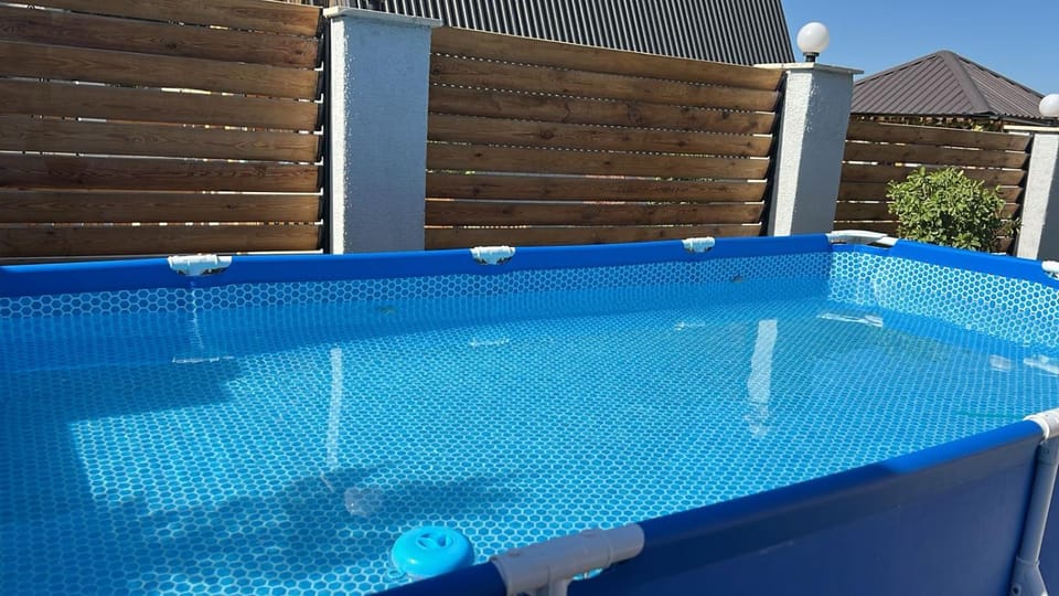 Swimming pool, Swimming pool