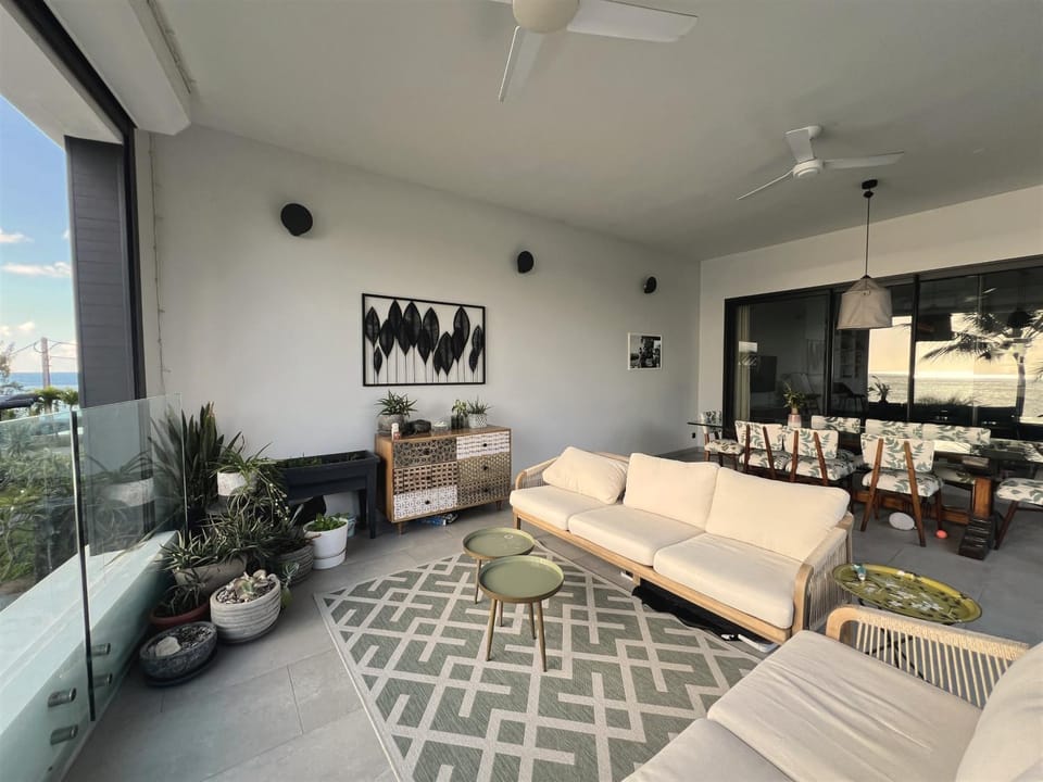 View (from property/room), Balcony/Terrace, Seating area