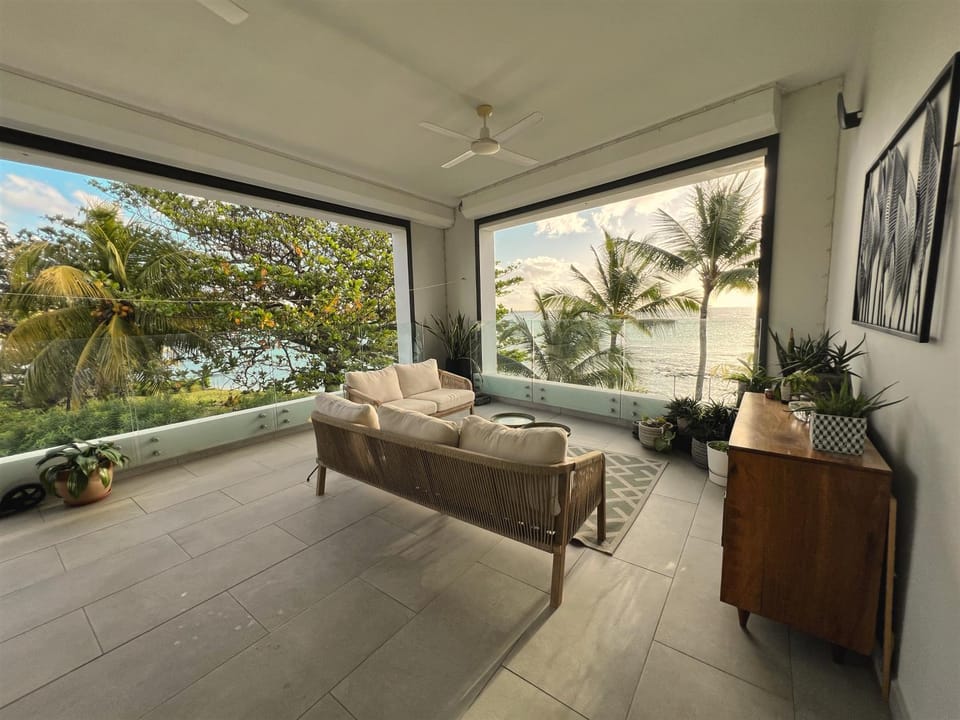 Natural landscape, View (from property/room), Balcony/Terrace, Seating area, Garden view, Sea view, Sunset