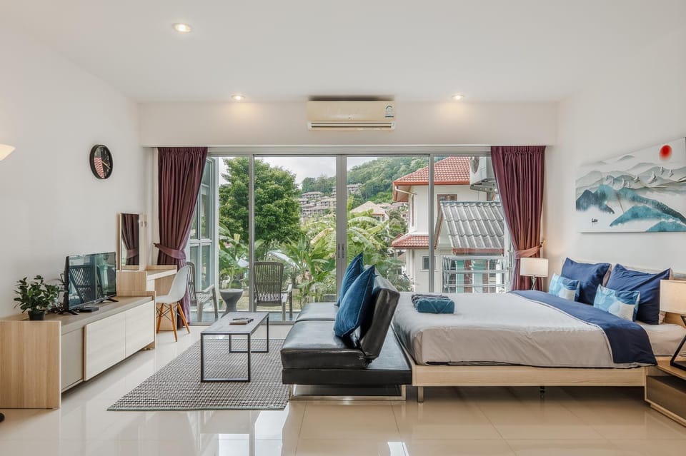 Chic Condo by Bcare - Purple Rose Apartment in Phuket