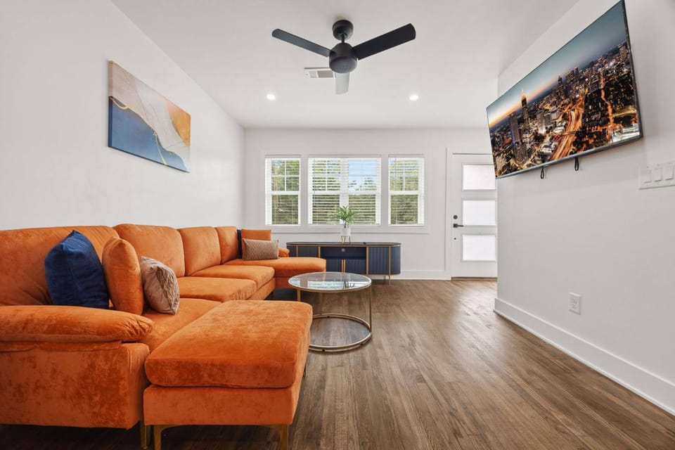 TV and multimedia, Living room, Seating area