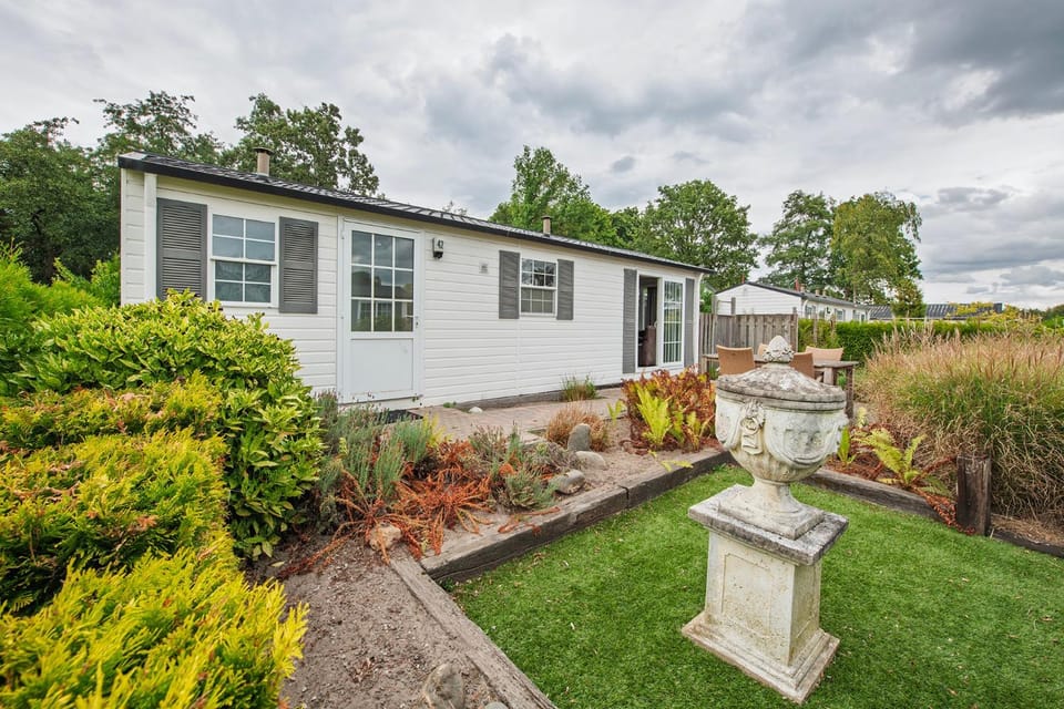 Property building, Day, Garden, Garden view