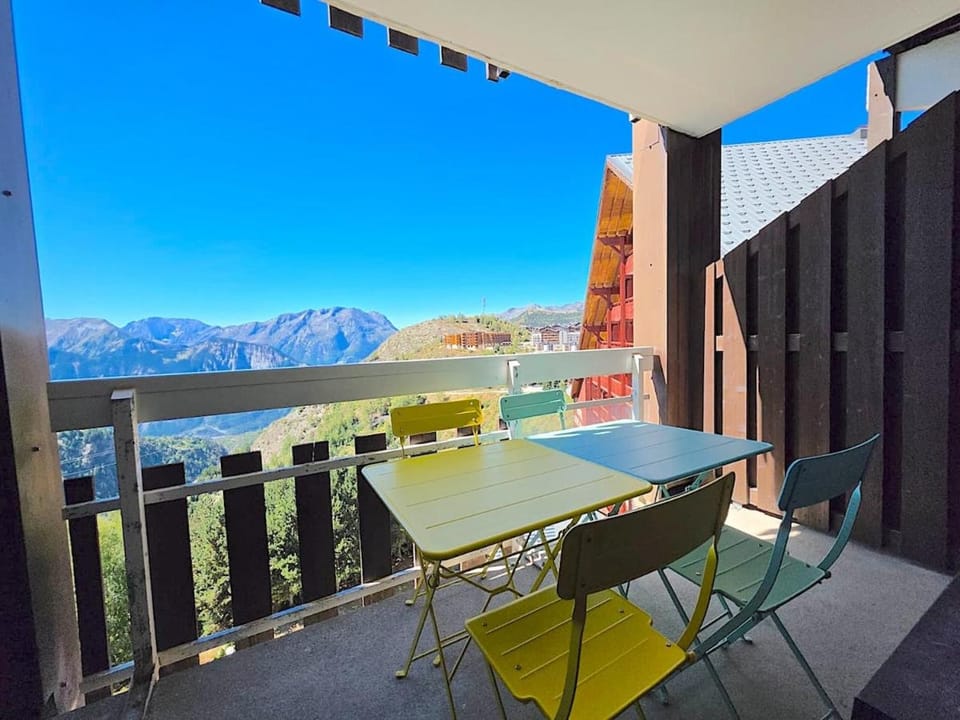 Superbe T3 rénové - Vue imprenable sud Apartment in Huez