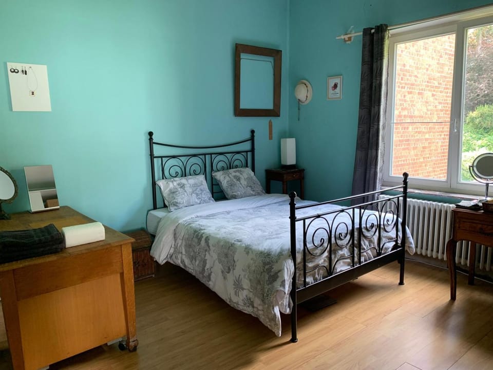 Chambre privée côté jardin Bed and Breakfast in Wallonia, Belgium