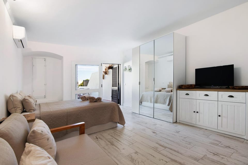 Living room, Bedroom
