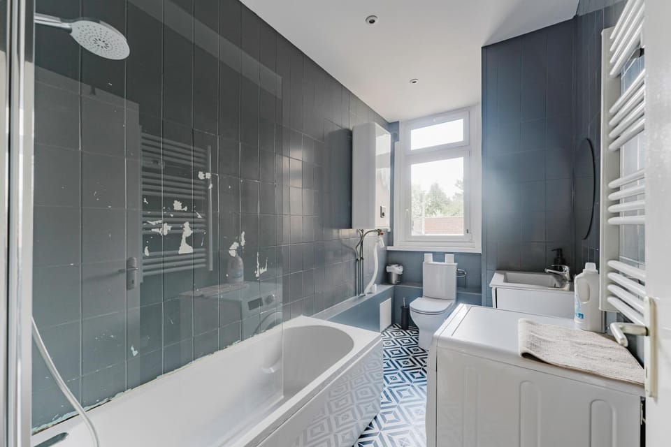 Shower, Bathroom, Bath, towels
