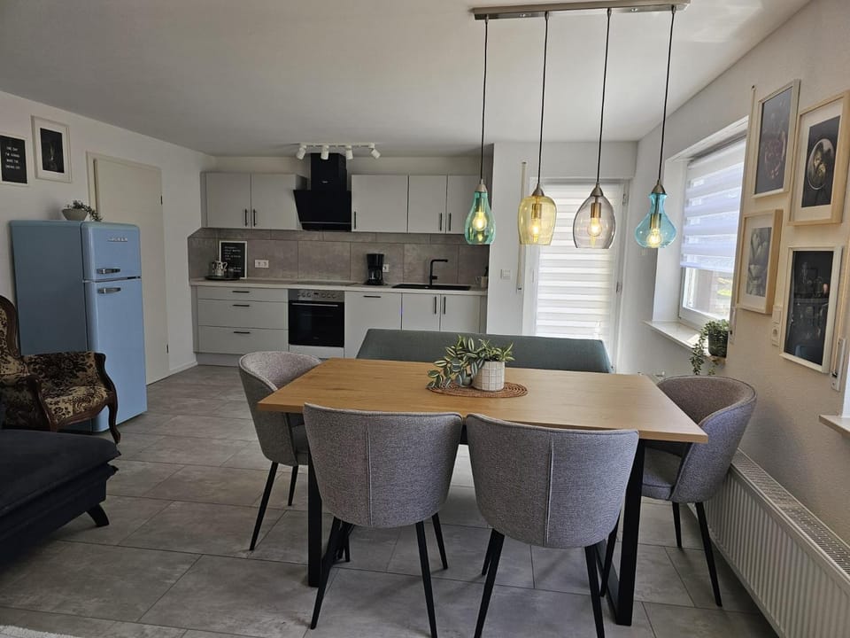 Property building, Kitchen or kitchenette, Living room