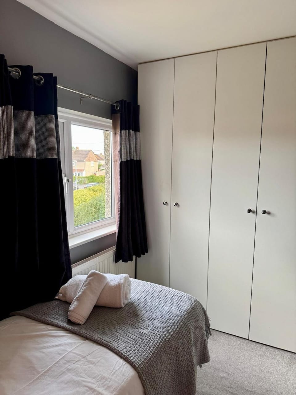 Home in between Bath and Bristol - Sleeps 6 guests House in Bristol