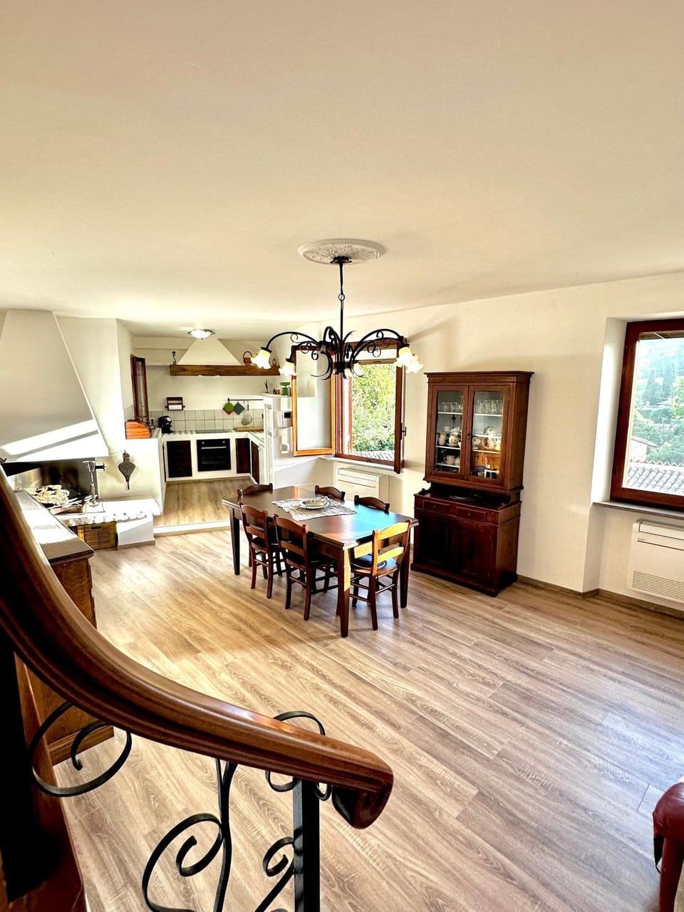 Kitchen or kitchenette, Living room, Seating area, Dining area, stove