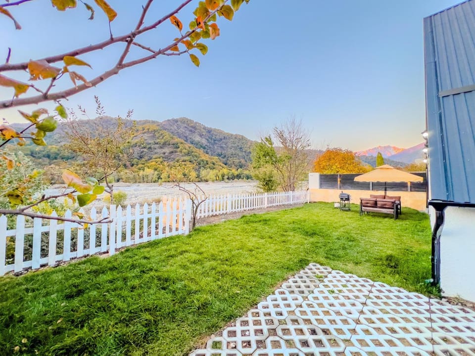 Day, Natural landscape, Garden, Garden, Mountain view