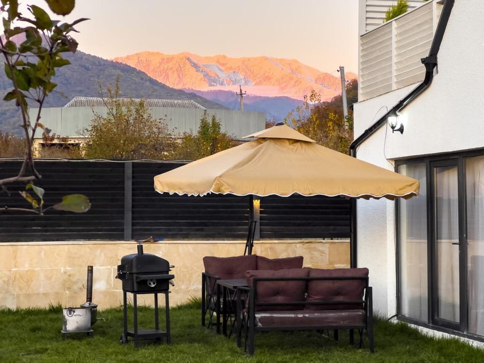 Natural landscape, Garden, Seating area, Garden view, Mountain view
