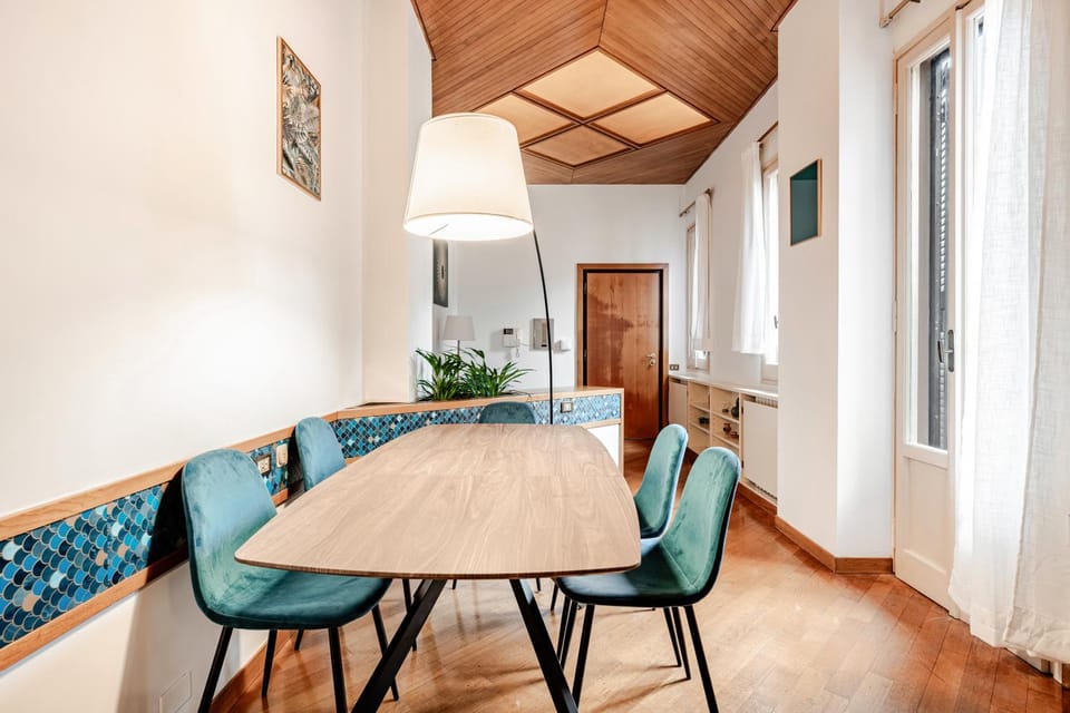Seating area, Dining area