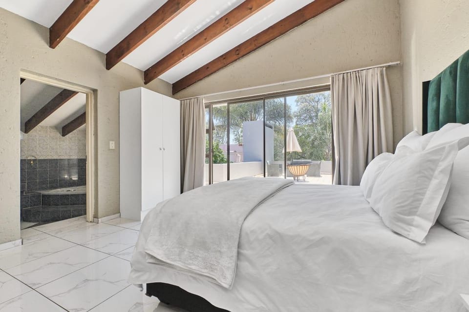 Villa Picasso - 3 Bedroom Villa in Sandton