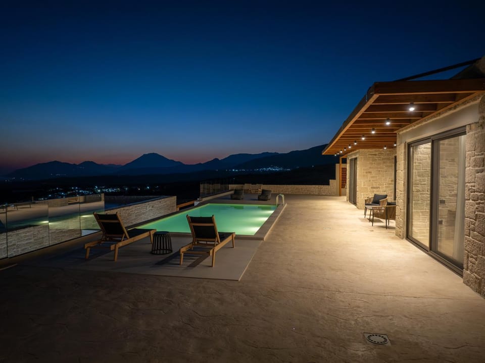 Night, Swimming pool, sunbed
