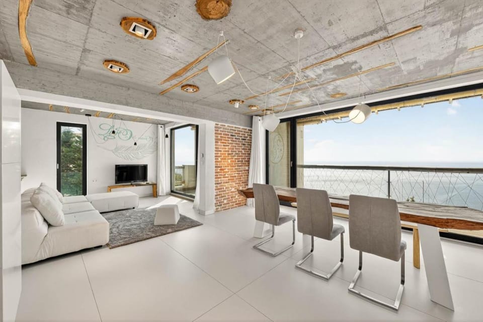 TV and multimedia, Living room, Seating area, Evening entertainment, Sea view