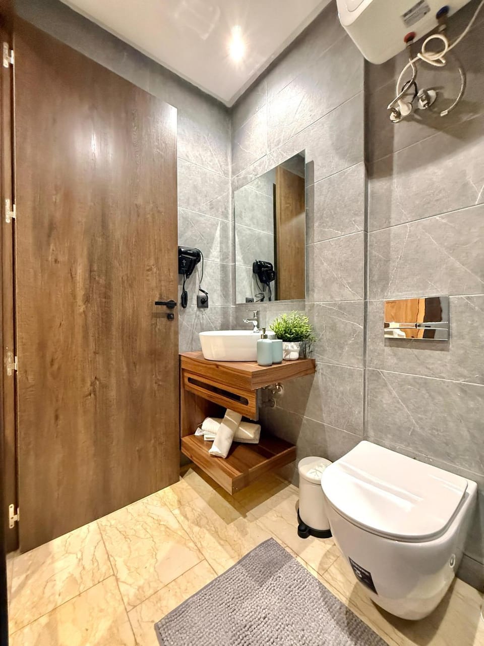 Shower, Toilet, Bathroom, bidet, towels