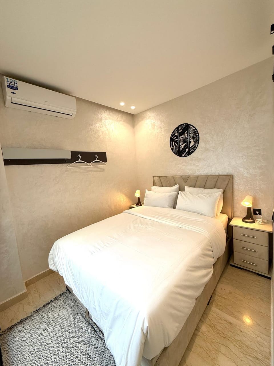 Bed, Photo of the whole room, Bedroom, air conditioner