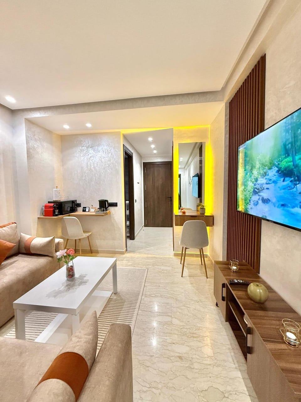 Communal lounge/ TV room, TV and multimedia, Living room, Seating area