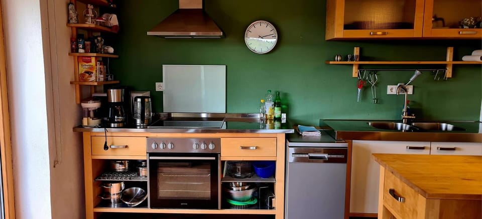 Kitchen or kitchenette, Living room