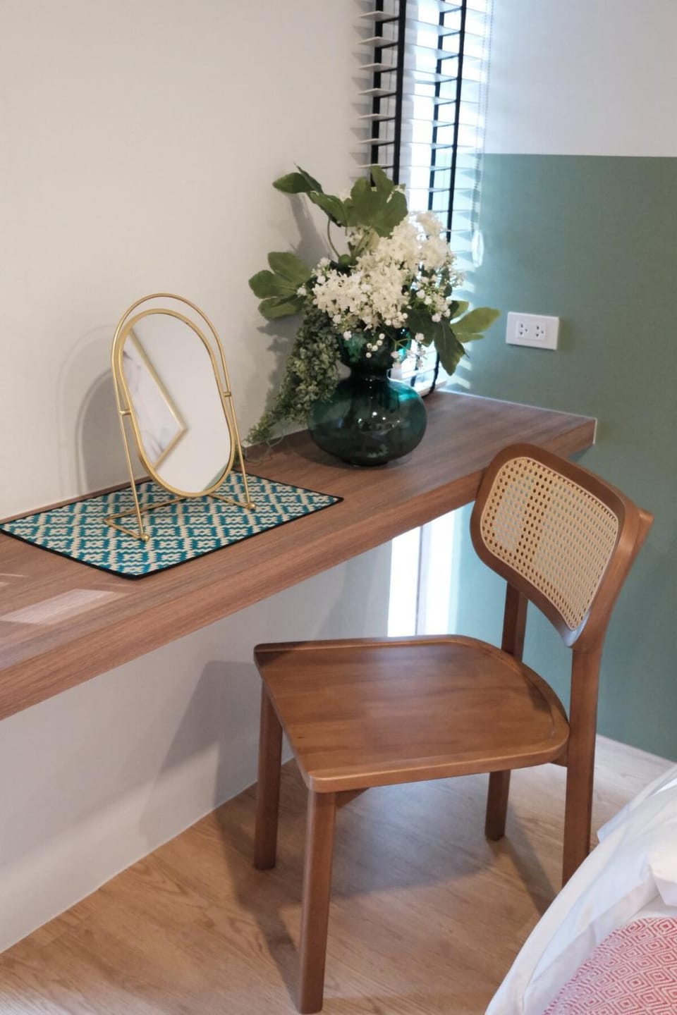 The Shantipan Jasmine - Cozy City Retreat 400m from BTS Station Apartment in Bangkok