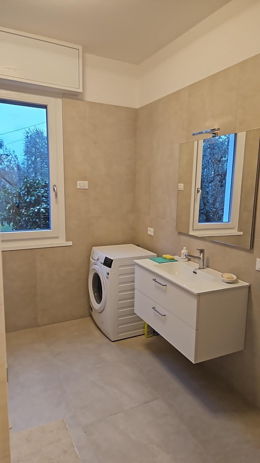 Bathroom, washing machine