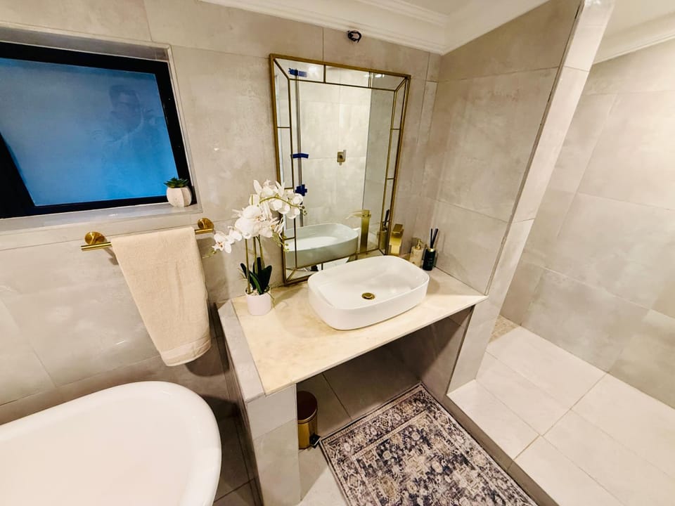 Shower, Bathroom, towels
