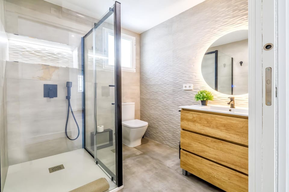 Shower, Toilet, Bathroom