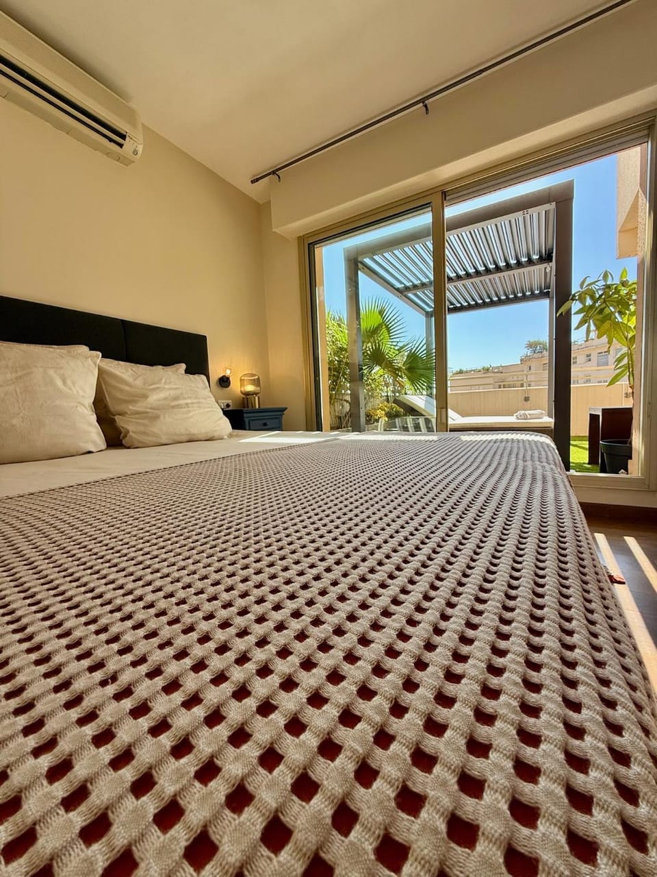 Bed, Photo of the whole room