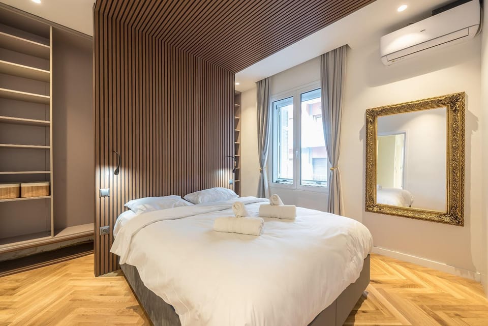 Bedroom, air conditioner