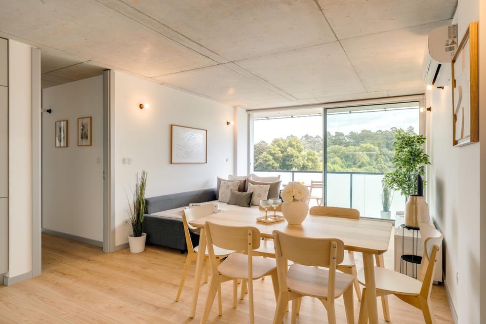 View (from property/room), Balcony/Terrace, Kitchen or kitchenette, Living room, Dining area