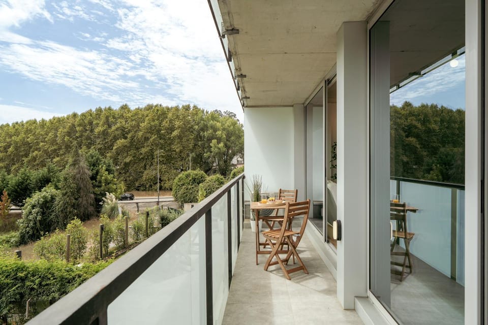 Property building, Patio, View (from property/room), Balcony/Terrace, Dining area, Mountain view