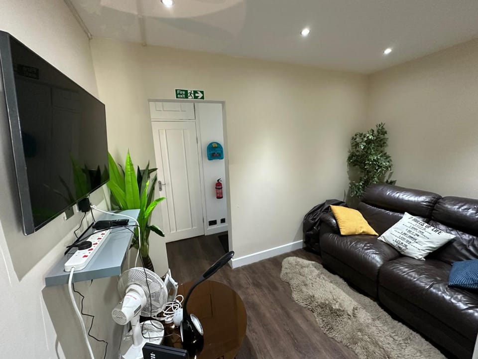 Colnbrook Lodge Apartment in Slough