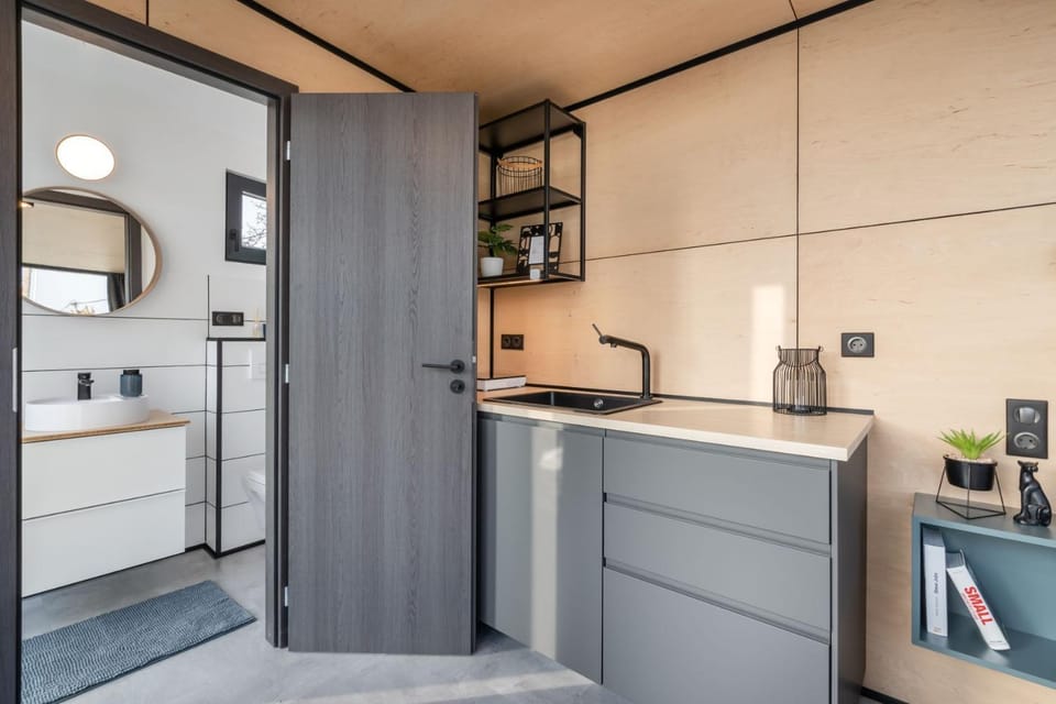 Kitchen or kitchenette, stove