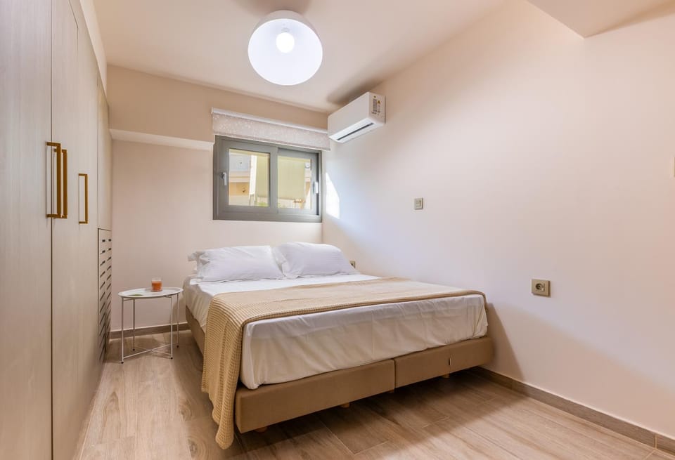 Bed, Bedroom, wardrobe, air conditioner