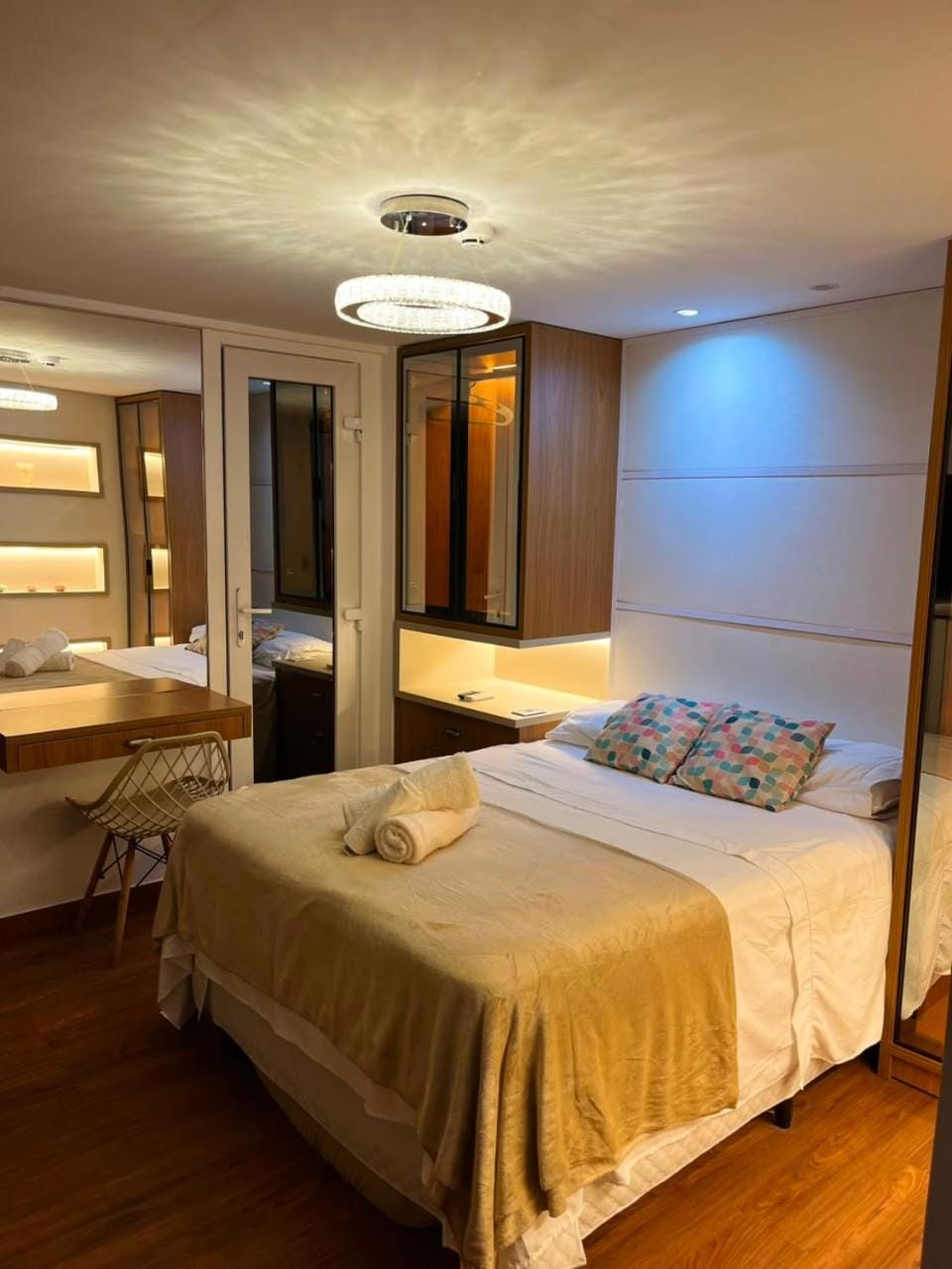 Bed, Photo of the whole room, Bedroom, towels