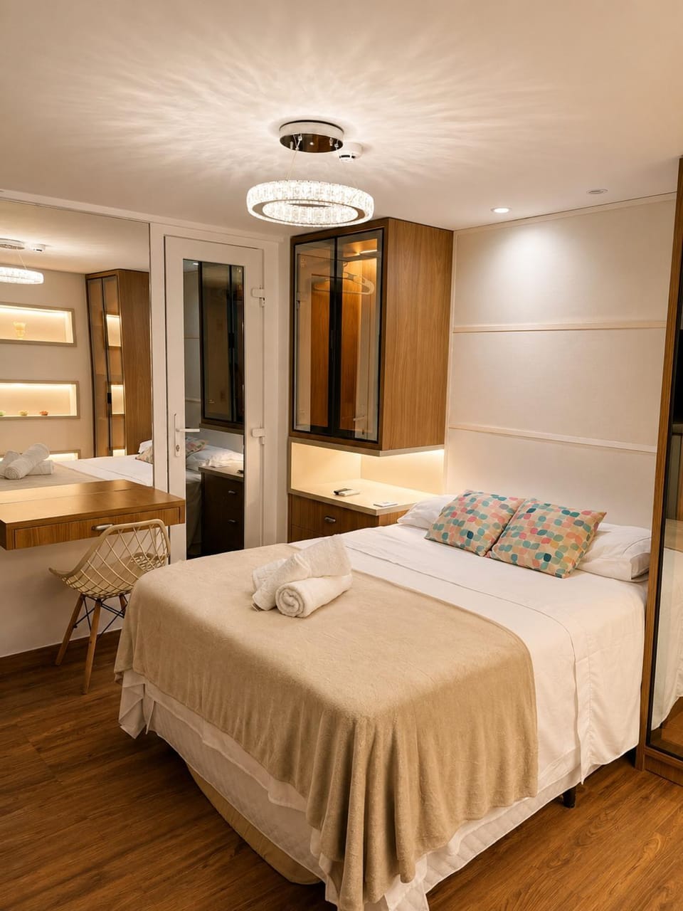 Bed, Photo of the whole room
