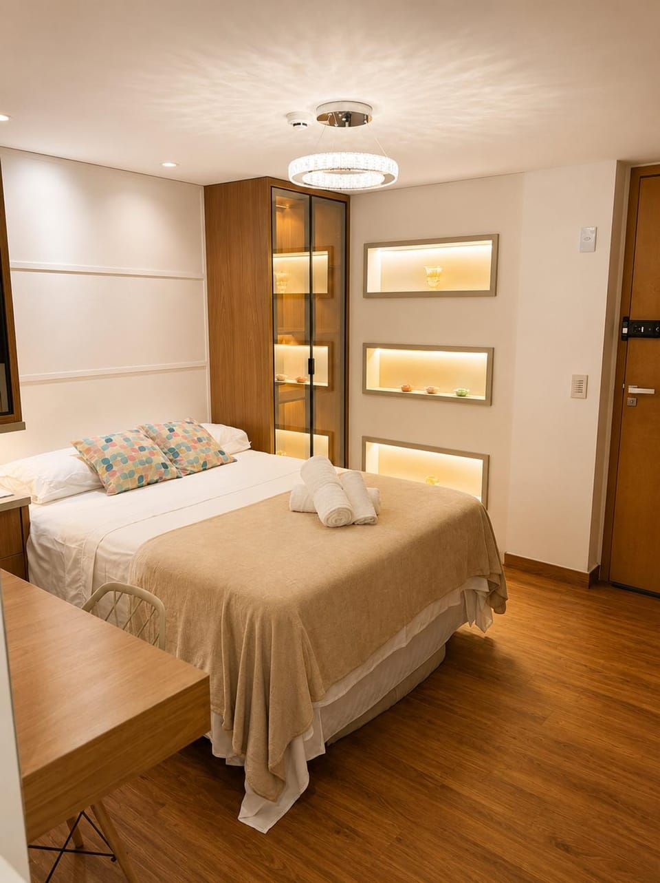 Bed, Photo of the whole room