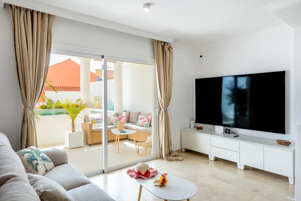 TV and multimedia, Living room, Seating area