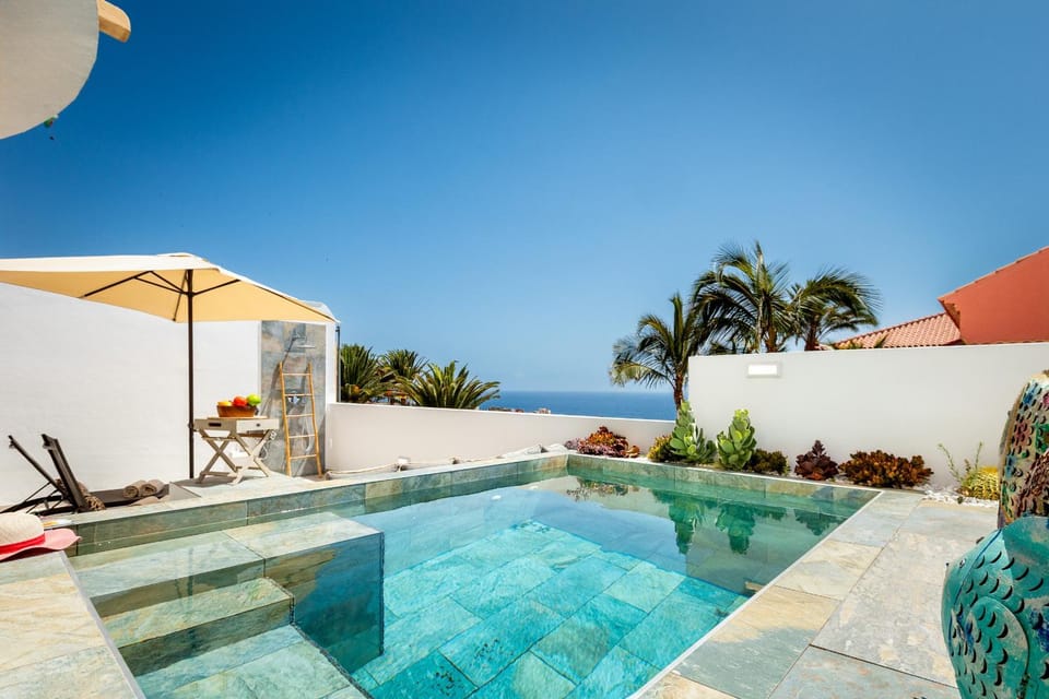 Day, Pool view, Sea view, Swimming pool, sunbed