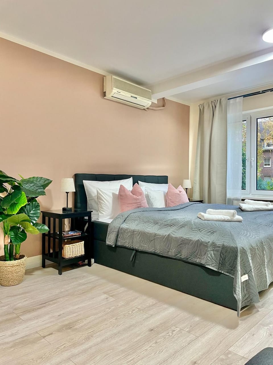 Bed, Living room, Bedroom