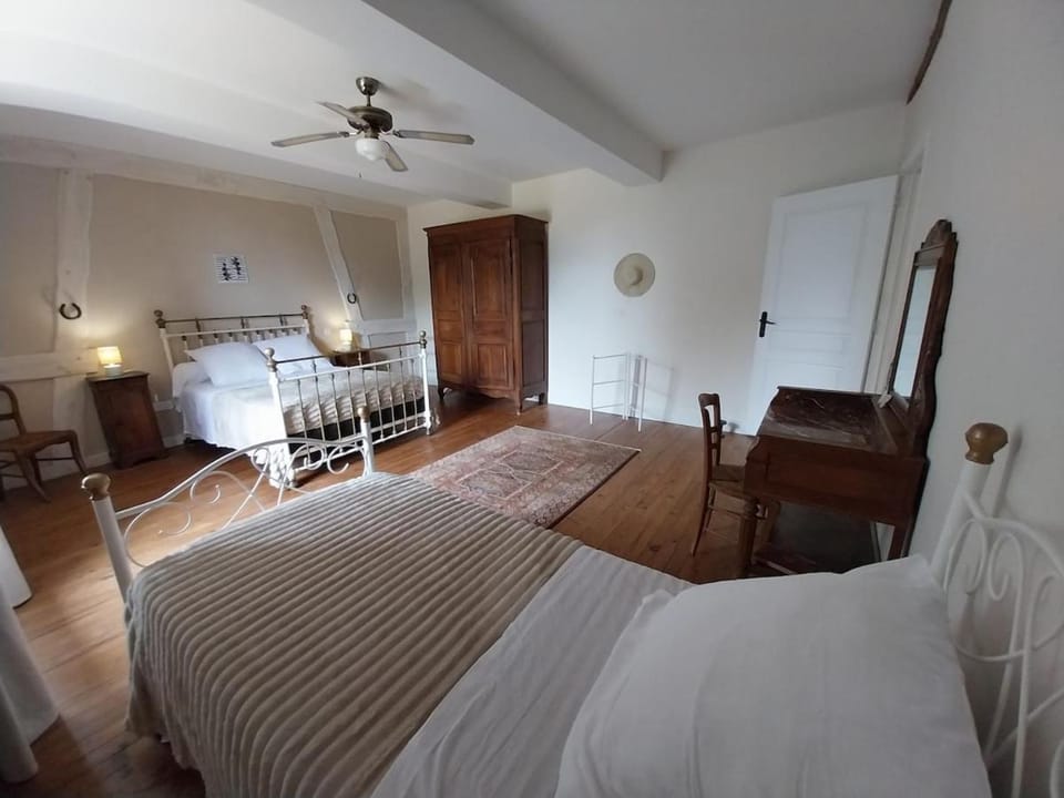 Grand espace 140m2 dans ferme familiale House in Occitanie