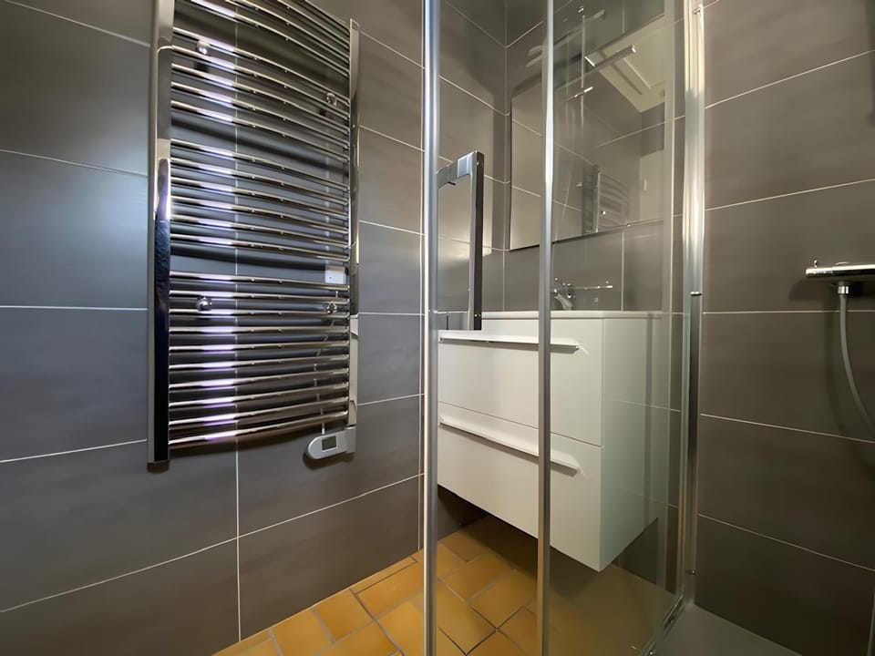 Property building, Bathroom, Living room