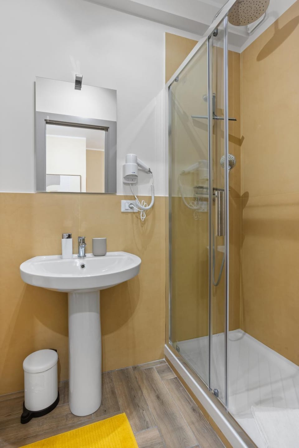 Shower, Bathroom, hair dryier