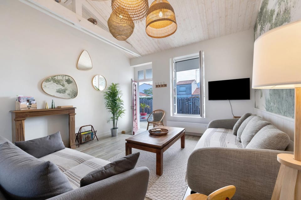 Property building, Living room