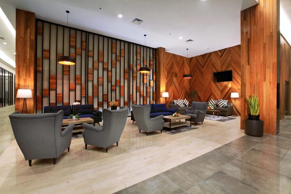 Communal lounge/ TV room