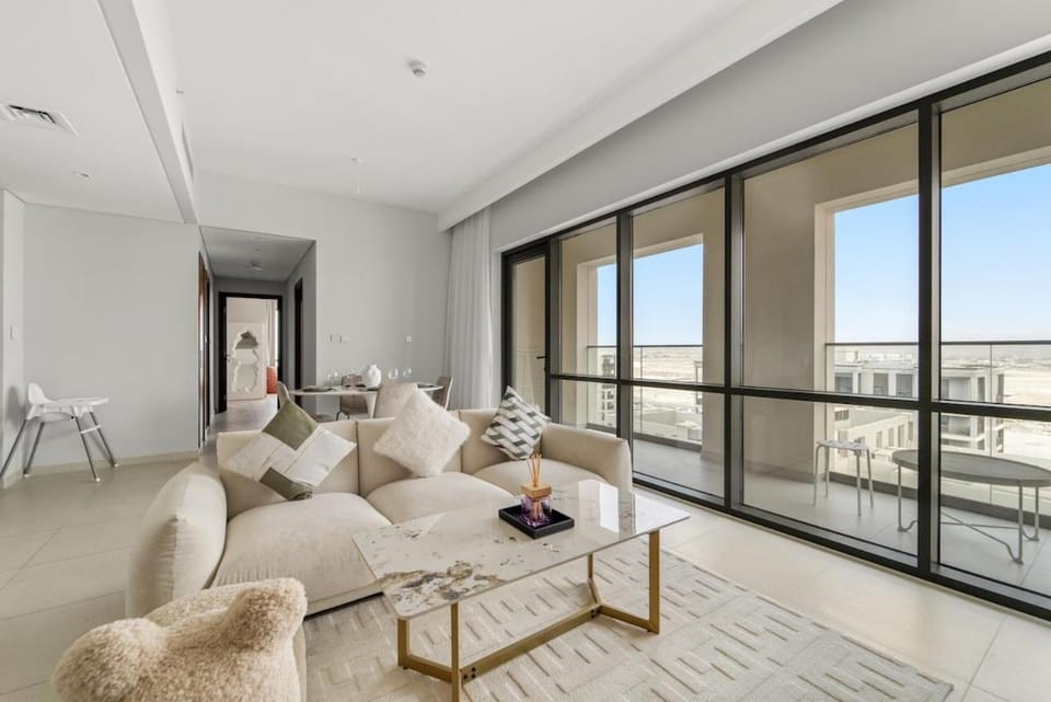 FIRST CLASS 2BR Creek Beach Comfort & Style Apartment in Dubai