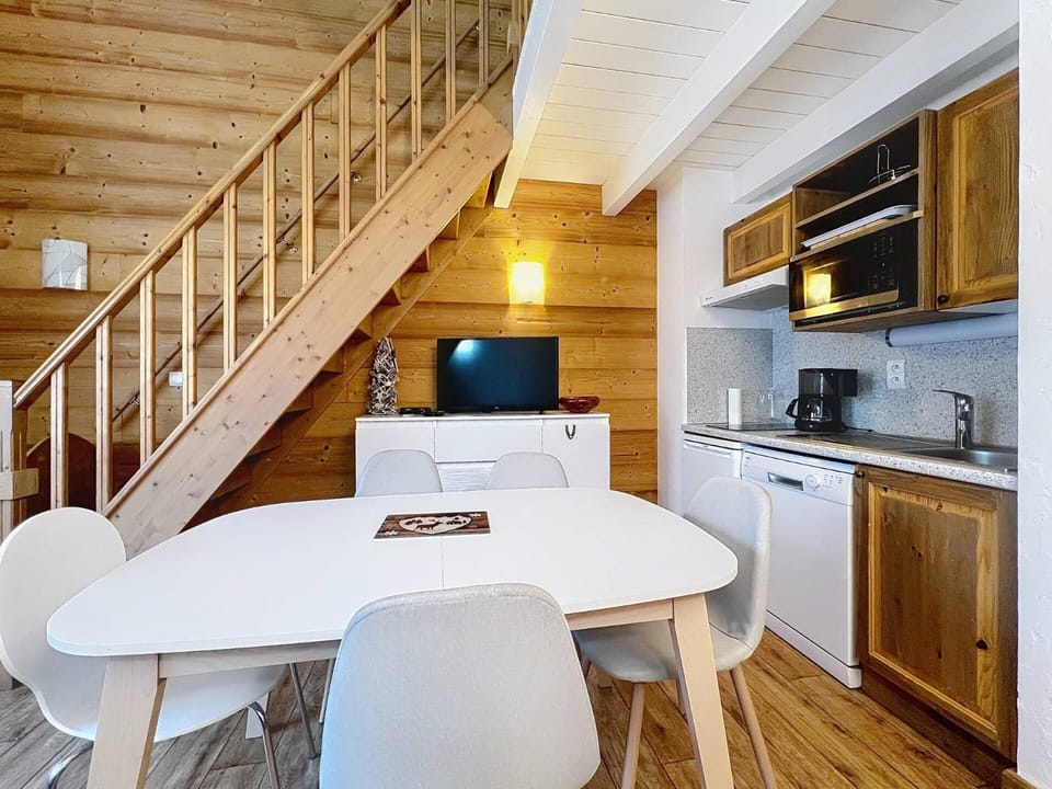 Résidence 2 Rue De La Mairie Lanslevillard - Appartement 2 pièces mezzanine - 5 personnes MAE-2503 Apartment in Auvergne-Rhône-Alpes