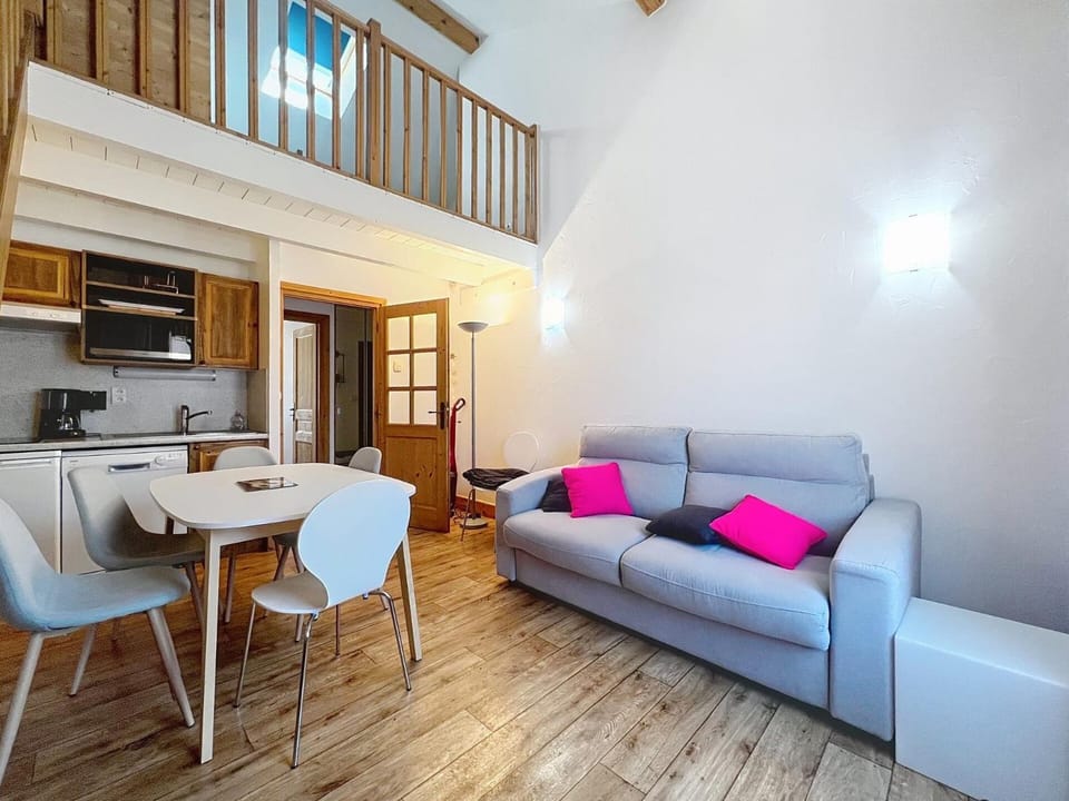 Résidence 2 Rue De La Mairie Lanslevillard - Appartement 2 pièces mezzanine - 5 personnes MAE-2503 Apartment in Auvergne-Rhône-Alpes