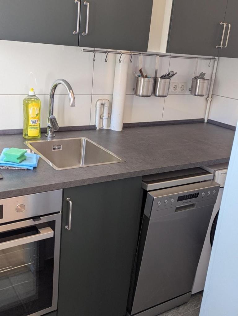 Kitchen or kitchenette, dishwasher