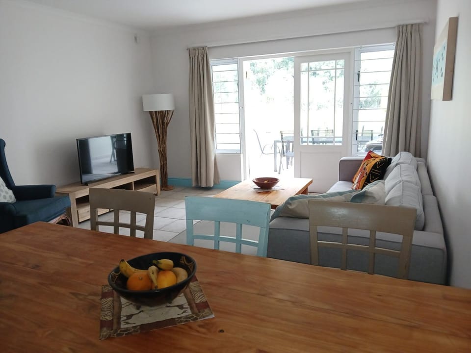 TV and multimedia, Living room, Dining area